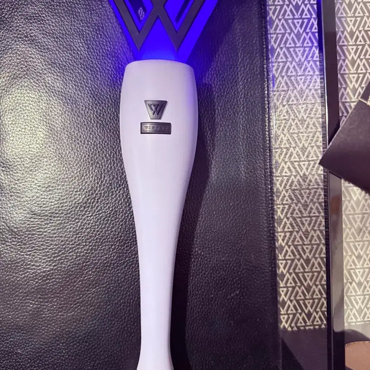 [BUNJANG] Winner Official Lightstick White / 위너 응원봉 화이트
