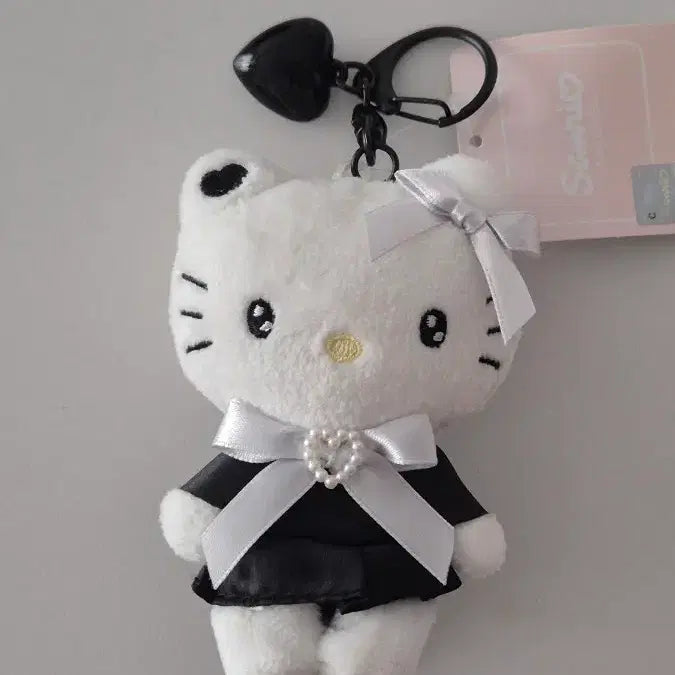 [BUNJANG] Sanrio Hello Kitty Black Dress Doll Heart Charm / 새상품 산리오 키티 블랙드레스 인형 하트 키링