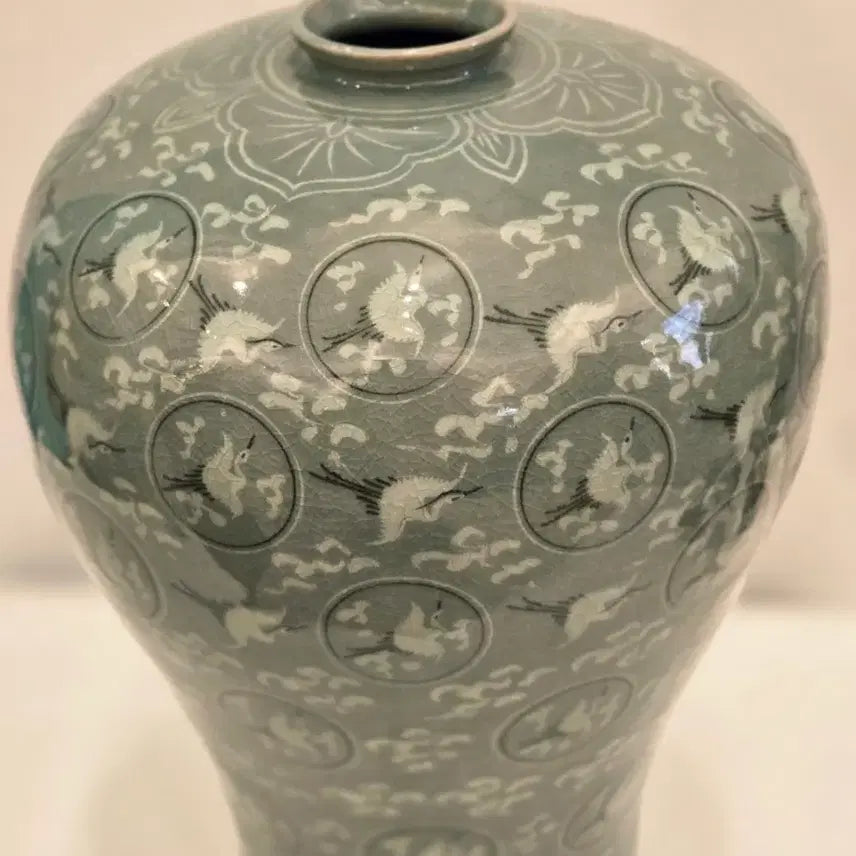 [BUNJANG] Goryeo Celadon Inlaid Crane and Cloud Motif Vase (Large) / 고려비색 청자 상감 운학문 매병[대작입니다