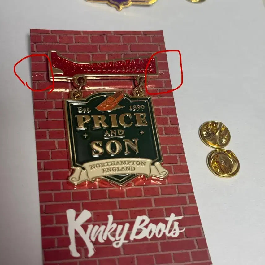 [BUNJANG] Musical &amp; Movie Pins (Kinky Boots, Aladdin, Edgar Allan Poe, The Greatest Showman) / 뮤지컬 뱃지 (킹키부츠, 알라딘, 애드거 앨런 포), 영화 뱃지(위대한 쇼맨)