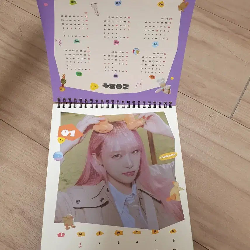[BUNJANG] Choi Yena 2024 Desk Calendar / 최예나 2024달력