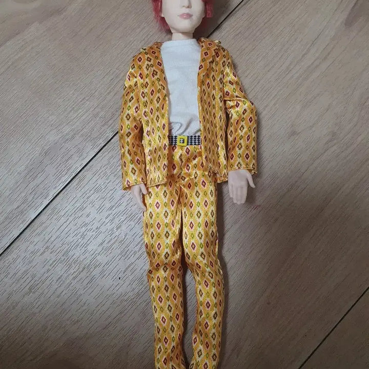 [BUNJANG] BTS Jin Golden Suit Doll / 방탄소년단 진 인형 금색 수트
