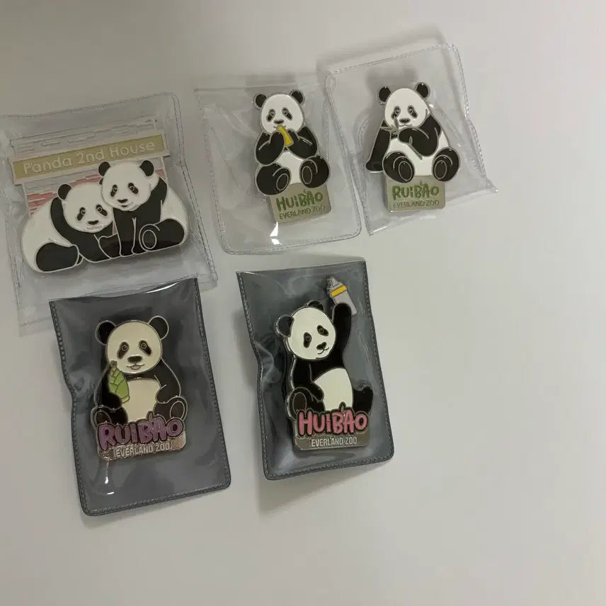 [BUNJANG] Ruibao Huibao Badge Bundle Set / 루이바오 후이바오 뱃지 일괄판매