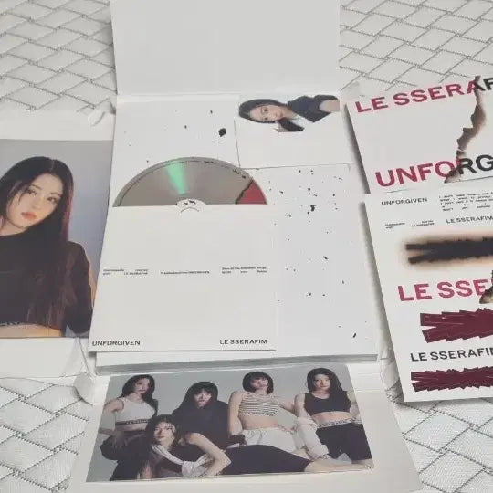 [BUNJANG] LE SSERAFIM Unforgiven Album Bundle / 사진 속 르세라핌 앨범 전부 팝니다
