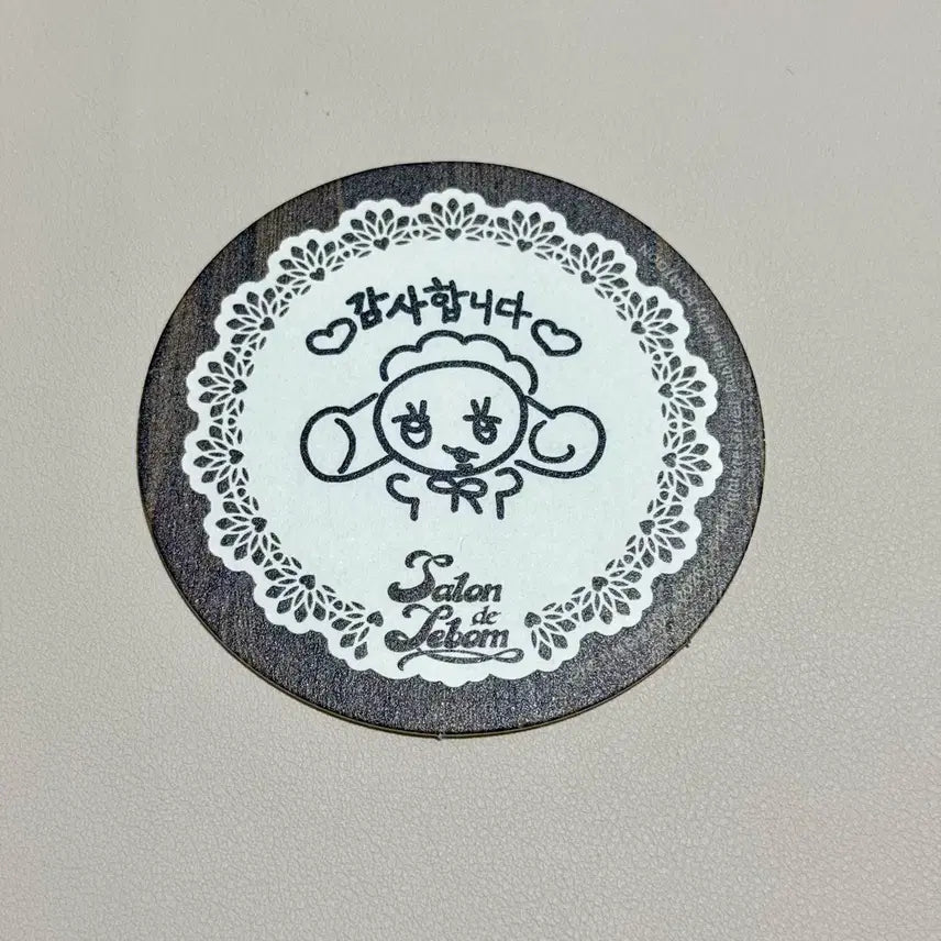 [BUNJANG] Le Sserafim Hong Eunchae Lucky Draw Coaster / 살롱드르봉 대만 레봄 가족간계증명서 간계서 특전 코스터 유민혁 양도