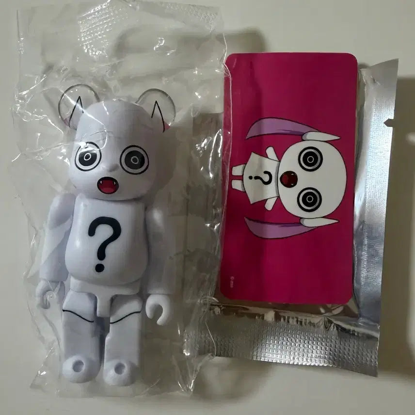 [BUNJANG] Bearbrick Artist Kuroneko (Box Included) Series 43 / 베어브릭 43탄 아티스트 쿠로네코 (박스O)