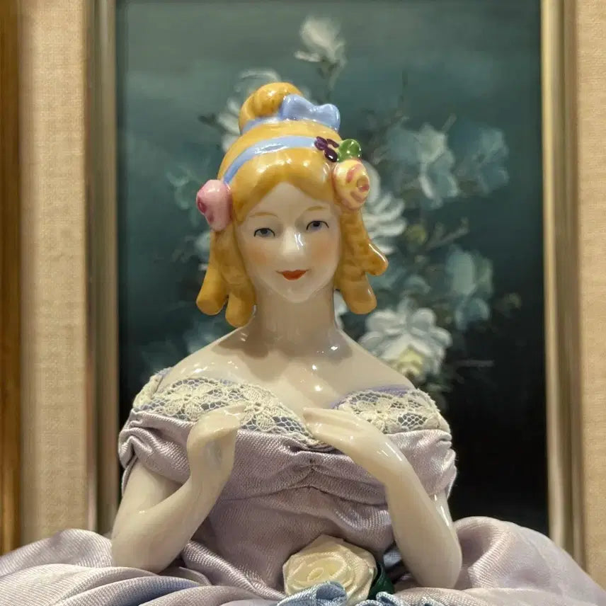 [BUNJANG] Goebel Half-Doll Tiptop Figurine / 괴벨 하프돌 티코지 피겨린