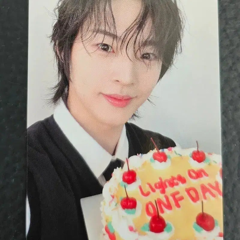 [BUNJANG] ONF 9th Anniversary Popup Store Hyojin Dessert Photocard / 온앤오프 데뷔 9주년 기념 팝업스토어_효진 디저트포카