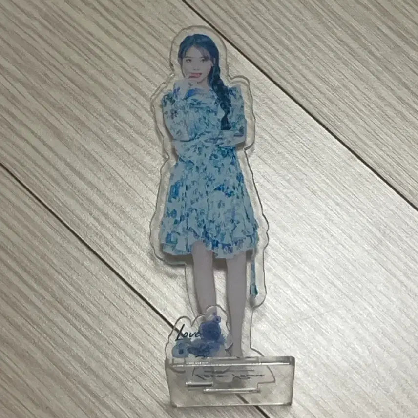 [BUNJANG] IU Love Poem Acrylic Stand (Common) / 아이유 러브포엠 아크릴 스탠드 공통