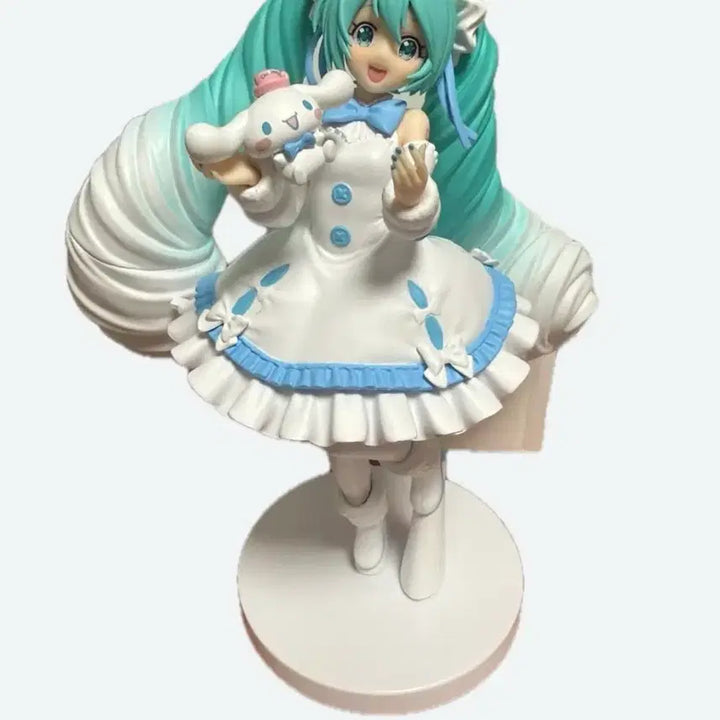 [BUNJANG] Sega Hatsune Miku Cinnamoroll White Dress Figure / 세가 하츠네 미쿠 시나모롤 화이트 드레스 피규어
