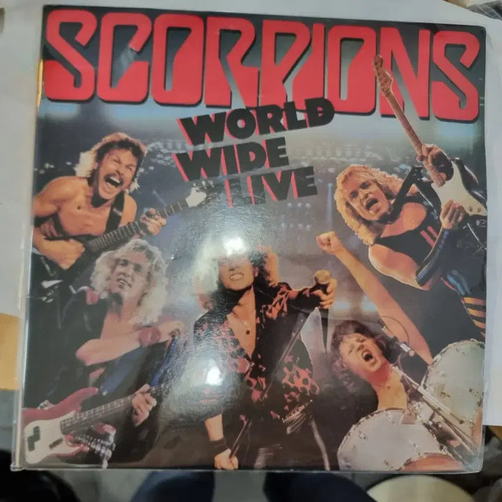 [BUNJANG] The Beatles &amp; Scorpions &amp; Malcolm McLaren - Greatest Hits LP Collection (3 Records Bundle Set) / 전설적인 밴드 비틀즈와 스콜피온.말름스톤 .의 힛트곡들을 모은 LP입니다.총 3장 일괄  비틀즈의 명곡들을 LP로 감상해보세요 수집.. 소장 가치가 높은 음반입니다3장 알괄 상태