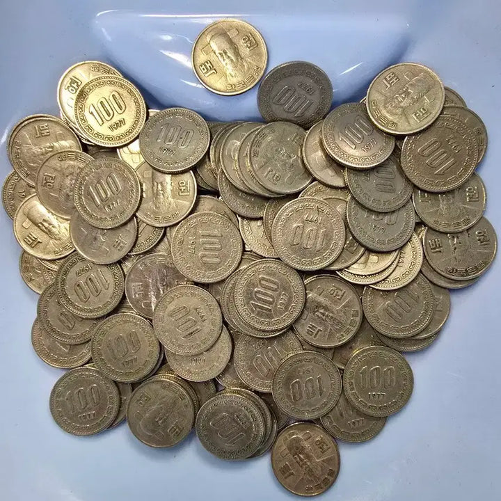 [BUNJANG] 1977 South Korean 100 Won Coins - 3 Rolls (150 Coins) / 1977년 100원 동전 150개 3롤