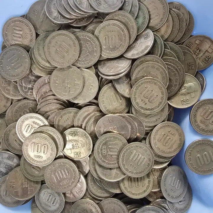 [BUNJANG] 1979 100 Won Coin Rolls (Bundle of 6, Total 300 Coins) / 1979년 100원 동전 롤 300개 일괄