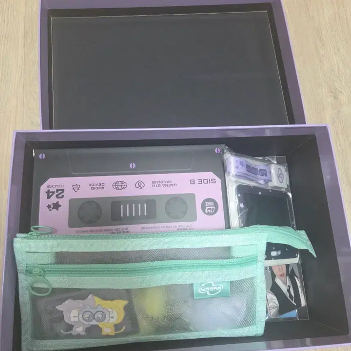 [BUNJANG] IU UAENA 8th Official Fanclub Kit Unsealed / 아이유 유애나 8기 공식 팬클럽 키트 단순개봉