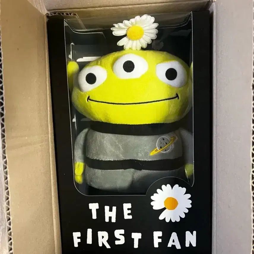 [BUNJANG] PEACEMINUSONE G-Dragon Toy Story Alien Standing Plush Doll (First Fan Edition) / (당일배송) 지드래곤 디즈니 피스마이너스원 토이스토리 퍼스트팬 스탠딩 에일리언 인형