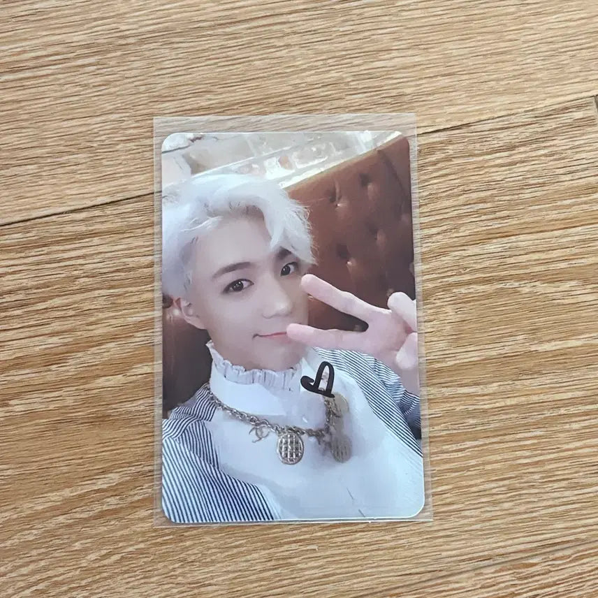 [BUNJANG] NCT Dream Jeno Hand-Drawn Autographed Photocard / nct dream 제노 친필낙서포카 팬사인회 팬싸 싸인포카 친필포카 띔포카 친필싸인 미공포 드림 팬미팅 제노굿즈 제노포카
