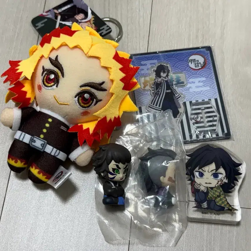 [BUNJANG] Demon Slayer Goods Bundle Set / 귀멸의 칼날 굿즈