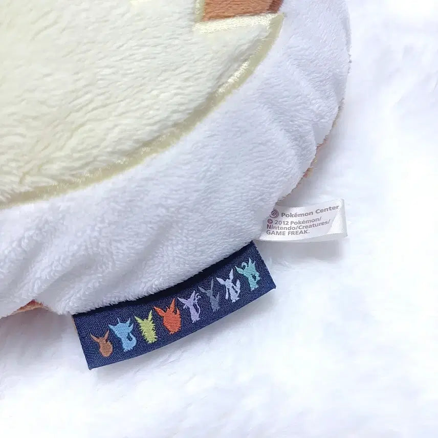 [BUNJANG] Pokémon Center Eevee Plush Cushion 2012 / 포켓몬센터 2012년도 이브이 인형쿠션