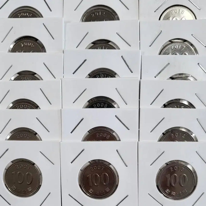 [BUNJANG] 1971-2019 47-Piece 100 Won Coin Collection / 100원 사용제 줄세우기 1971년 - 2019년 47개