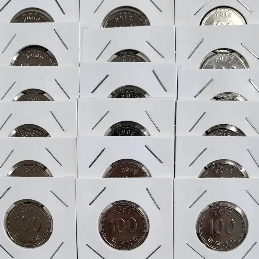 [BUNJANG] 1971-2019 47-Piece 100 Won Coin Collection / 100원 사용제 줄세우기 1971년 - 2019년 47개
