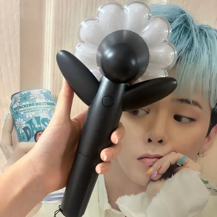 [BUNJANG] BIGBANG G-Dragon Daisy Bong Lightstick / 데이지봉 (지디응원봉) 판매합니다! [급처,스트랩 포함]