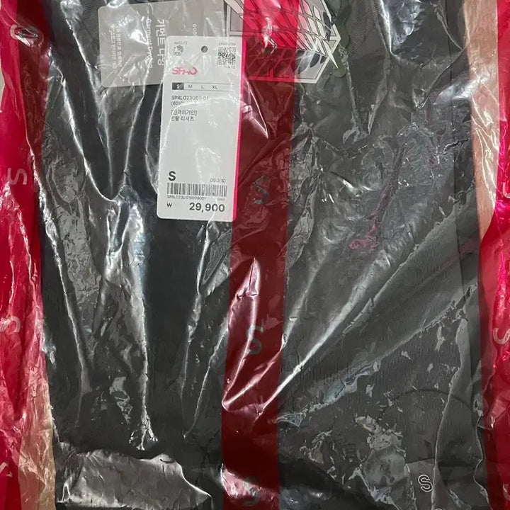 [BUNJANG] Attack on Titan x SPAO Levi T-Shirt Size S / 진격의거인 스파오 리바이 반팔 s사이즈