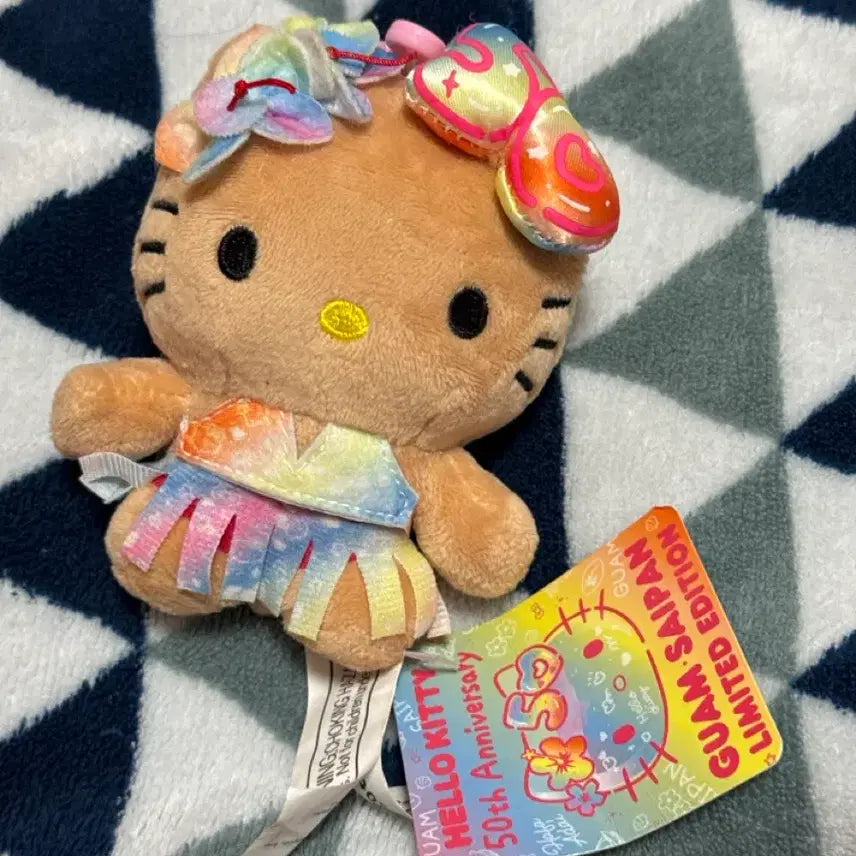 [BUNJANG] Tanning Hello Kitty 50th Anniversary Limited Edition Mascot Doll Keychain / 태닝키티 50주년 한정판 마스코트 인형 키링