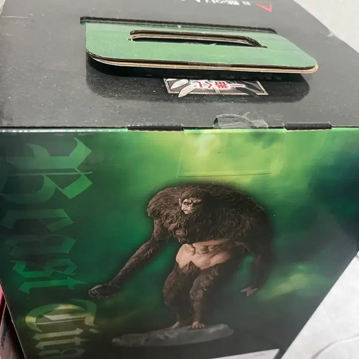 [BUNJANG] Attack on Titan Colossal Titan Figure (Sealed) / 진격의 거인 짐승 거인 피규어 미개봉 택포 20