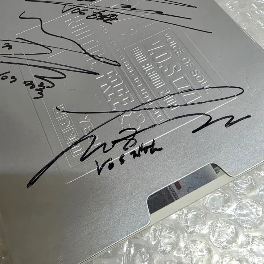 [BUNJANG] V.O.S Routine Free Signed Album / V.O.S Routine Free  싸인반