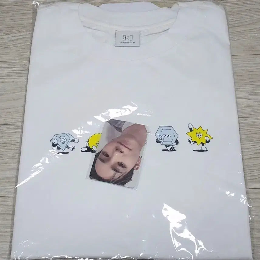 [BUNJANG] SHINee Everland Collaboration T-Shirt (Sealed) with Key Photocard / 샤이니 에버랜드 콜라보 티셔츠 미개봉 키 포카 포토카드 포함