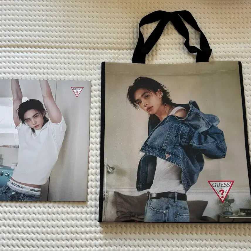 [BUNJANG] Guess Hyunjin Pop-up Tarpaulin Bag + Lookbook / 게스 현진 팝업 타포린백+룩북