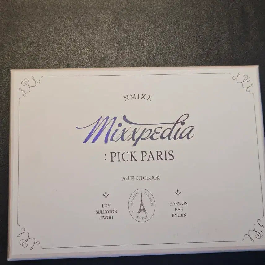 [BUNJANG] NMIXX Mixpedia Pic Paris Photobook / NMIXX 믹스페디아 픽 파리 포토북