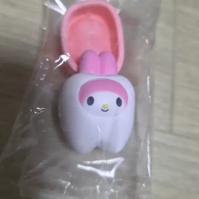[BUNJANG] Sanrio My Melody Tooth Gacha / 산리오 이빨 가챠 마이멜로디