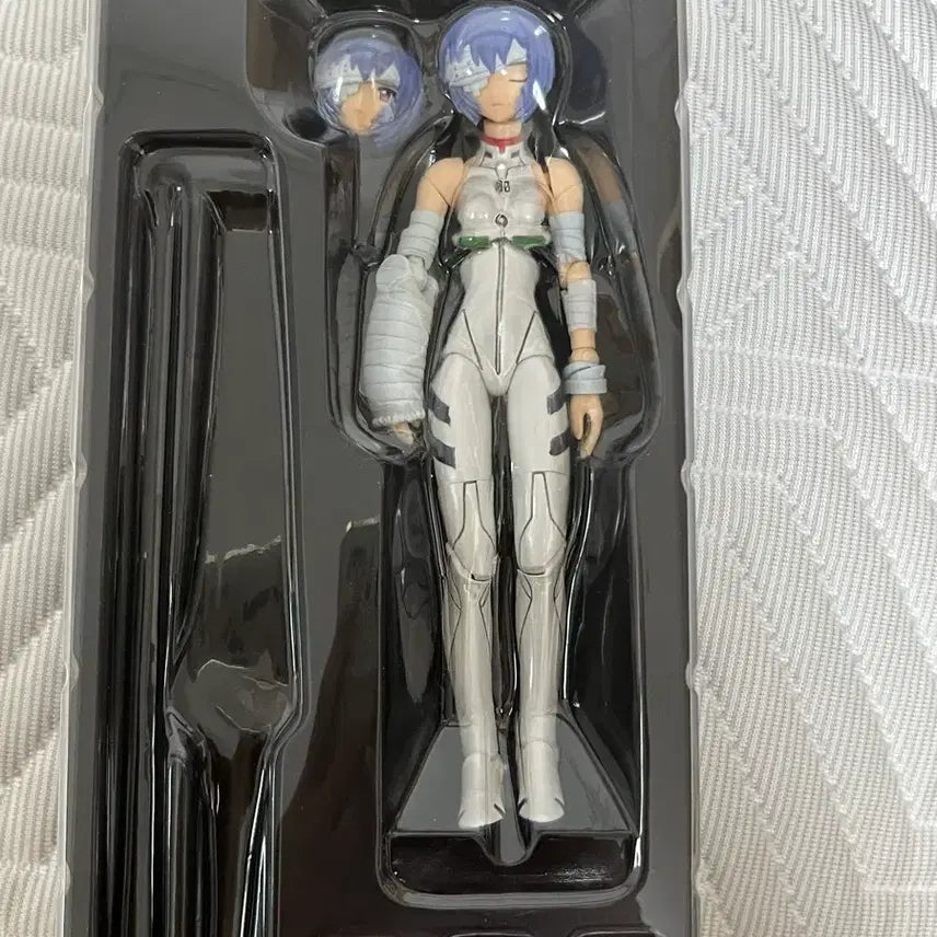 [BUNJANG] Evangelion Ayanami Rei Bandage Revoltech Figure / 고전 에반게리온 아야나미 레이 붕대 리볼텍 피규어