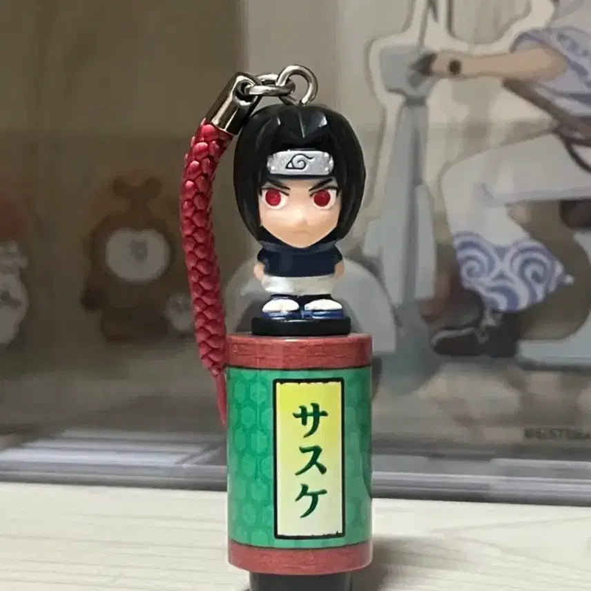 [BUNJANG] Sasuke Uchiha Childhood Acrylic Stand &amp; Classic Keychain Bundle / 사스케 유년기 아크릴, 사스케 고전 키링 일괄