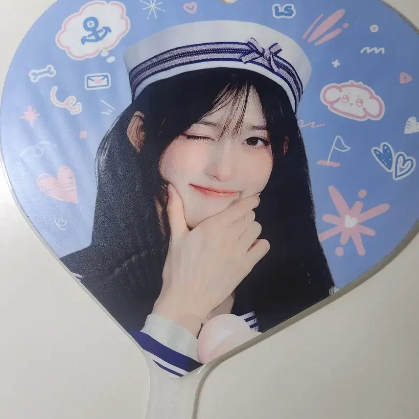 [BUNJANG] IVE Leeseo Heart Uchiwa Fan / 아이브 이서 하트 우치와 판매