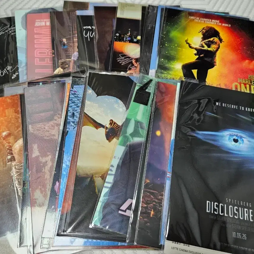 [BUNJANG] Lotteria Cinema Signature Art Card Bundle Set (37 types) / [37종 일괄] 롯데시네마 시그니처 아트카드 아카