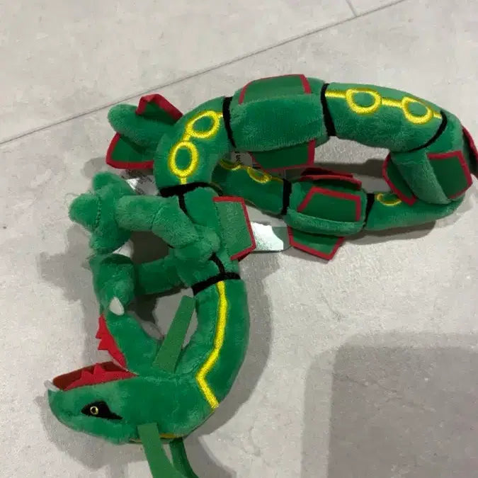 [BUNJANG] Pokemon Center Authentic Shiny Rayquaza Plush New / 정품 포켓몬센터 fit 레쿠쟈인형 새상품