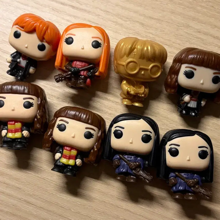 [BUNJANG] Kinder Joy Harry Potter Figures Bundle (Includes Golden Harry) / 해리포터 킨더조이 피규어 8개(황금해리 포함)