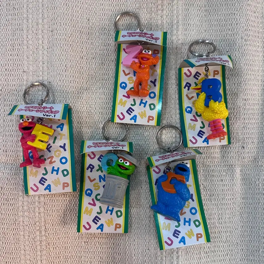 [BUNJANG] Sesame Street Alphabet Keychain / Bag Charm Set (5 Types) / 세서미 스트리트 알파벳 키링 / 백참 5종 세트