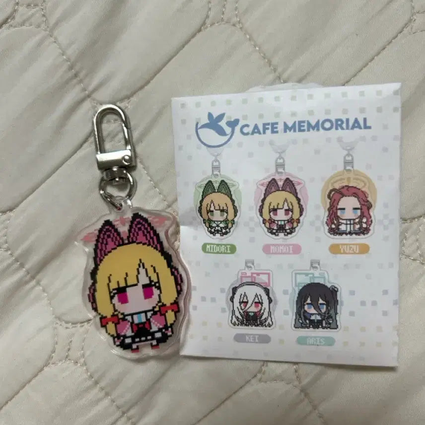 [BUNJANG] Blue Archive Momo Cafe Memorial Keychain / 블루아카이브 모모이 카페 메모리얼 키링