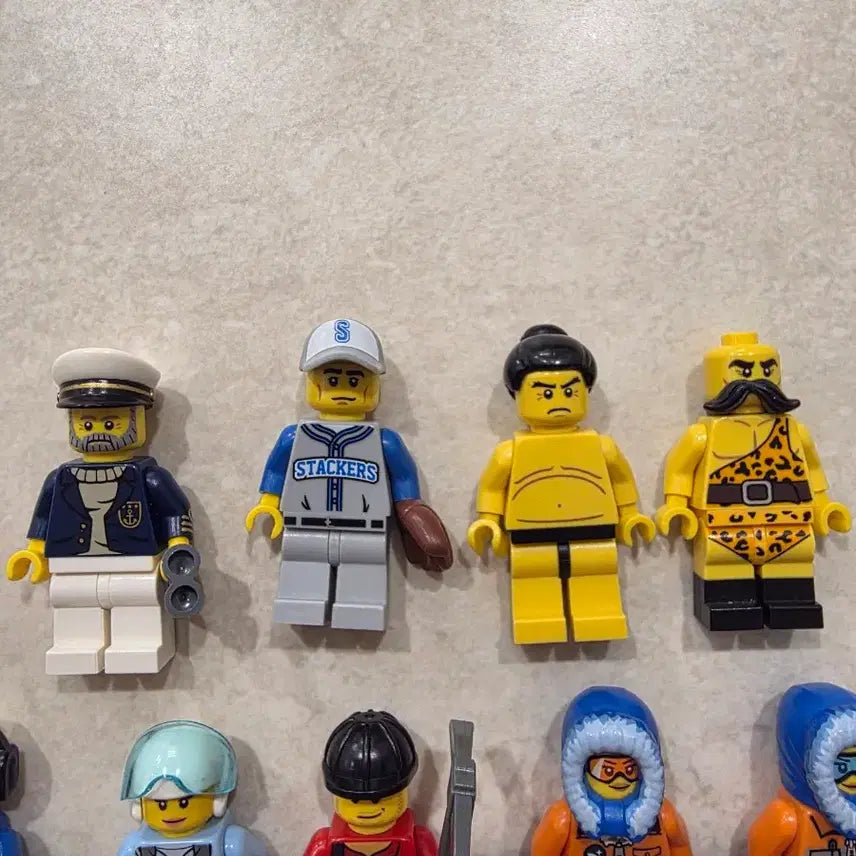 [BUNJANG] LEGO City &amp; Seasonal Minifigure Bundle Set / 레고 시티 &amp; 시즌 미피 일괄 판매