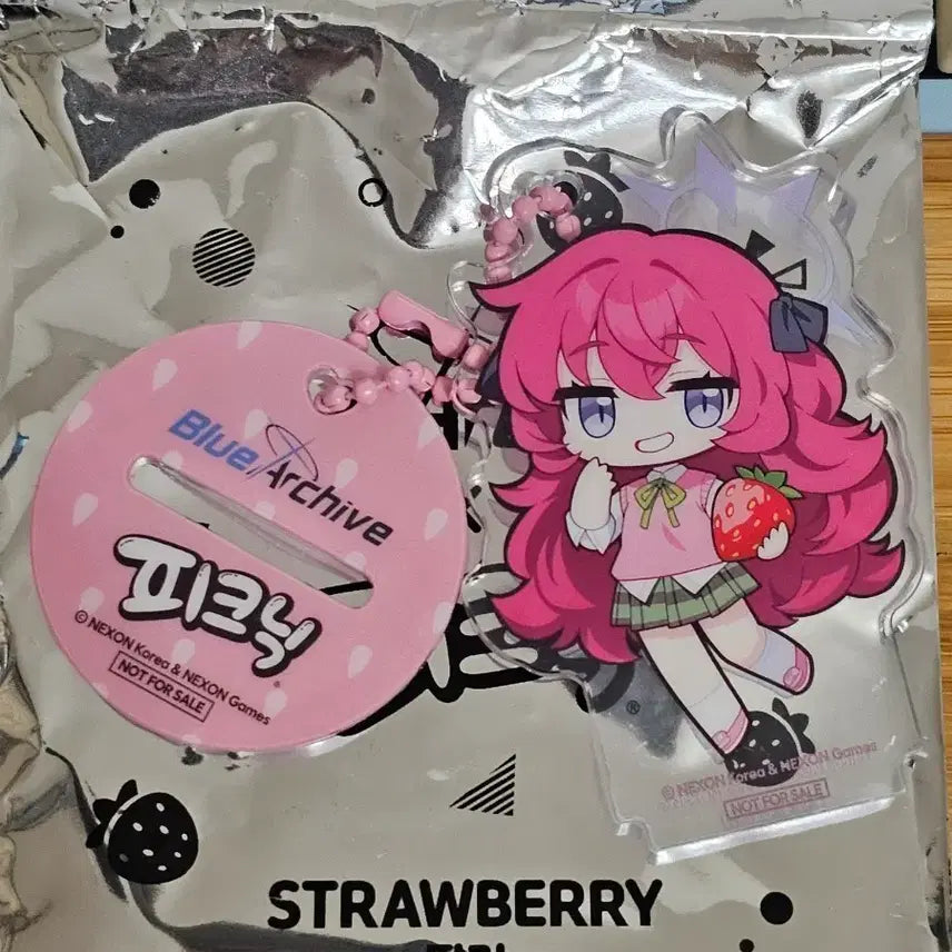 [BUNJANG] Blue Archive Iroha Picnic Mini Acrylic Stand Keychain / 블루 아카이브 피크닉 이로하 미니 아크릴스탠드 키링