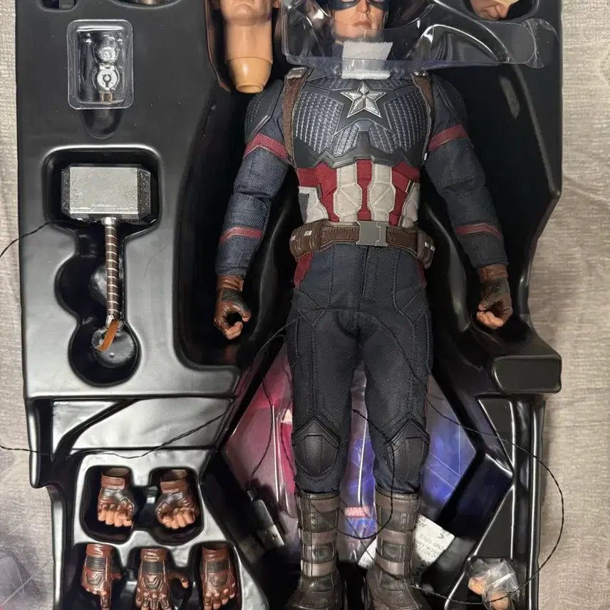 [BUNJANG] Hot Toys Endgame Captain America Mjolnir USB Power / 핫토이 엔드게임 캡틴 묠니르 상시정원