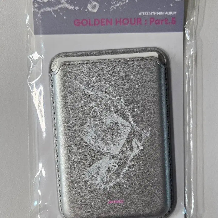 [BUNJANG] ATEEZ GOLDEN HOUR : Part.5 BAD MagSafe Card Holder (Unused) / 에이티즈 GOLDEN HOUR : Part.5 BAD 팝업 굿즈 MD 맥세이프(미사용 새상품)