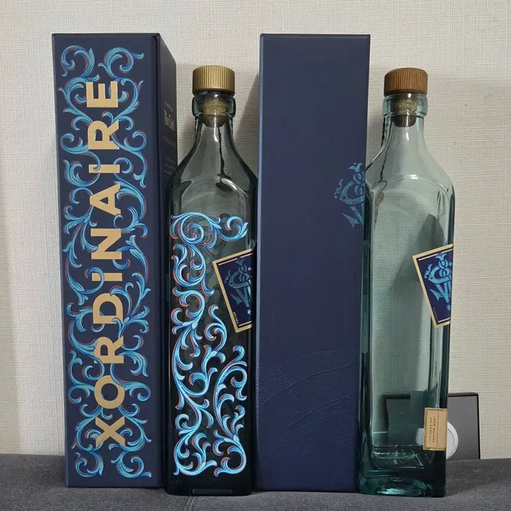 [BUNJANG] Johnnie Walker Blue Label XORDINAIRE Whiskey Empty Bottles with Case (Set of 2) / 조니워커 블루라벨 위스키 공병