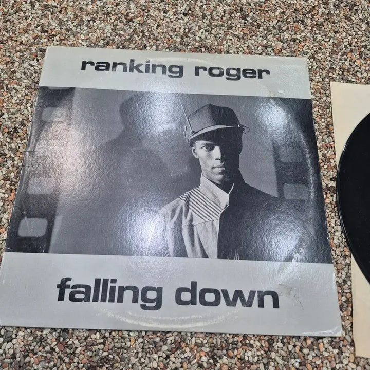 [BUNJANG] Ranking Roger Falling Down LP (Promotional Pressing) / LP 랭킹 로저 (홍보반)falling down