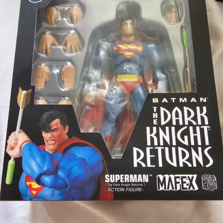 [BUNJANG] MAFEX The Dark Knight Returns Superman Figure / MAFEX 마펙스 다크나이트 리턴즈 슈퍼맨