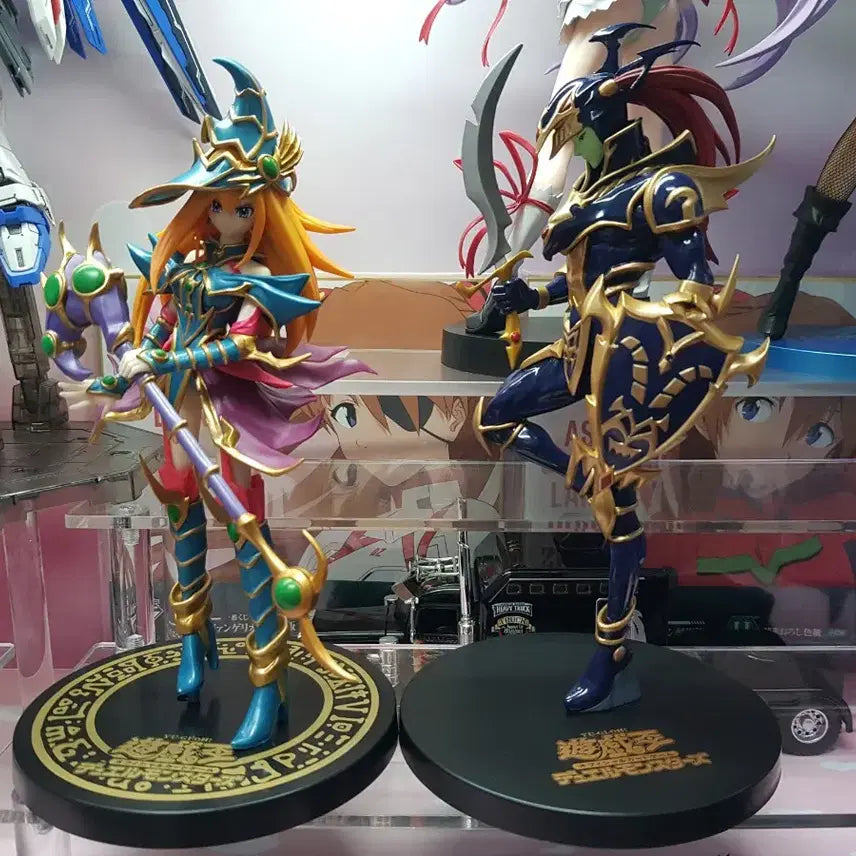 [BUNJANG] Konami Yu-Gi-Oh! Chaos Soldier &amp; Valkyrie Figure Set / 코나미 유희왕 카오스솔져 발키리어 피규어