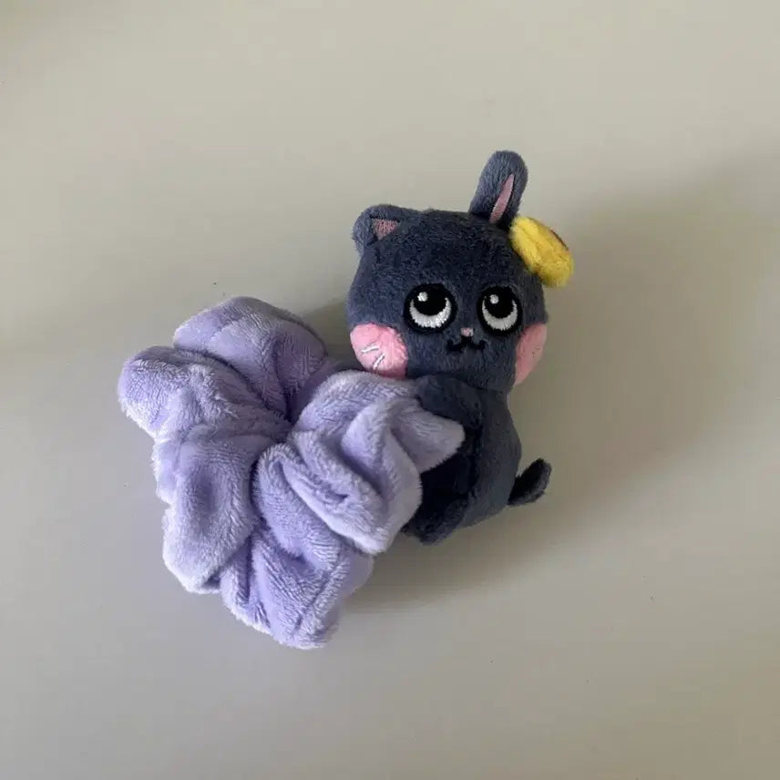 [BUNJANG] TtoNyangDeok Scrunchie Unused / 토냥덕 스크런치 (외출x, 미사용)